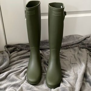 Brand New Olive Green Hunter Rain Boots